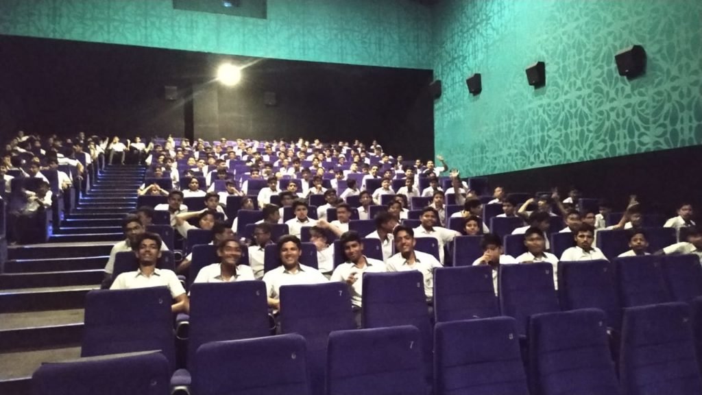 Watch the Movie Super 30 – 18-July-2019